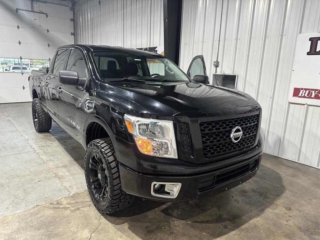 Nissan Titan XD 4x4 Diesel Crew Cab S 2017