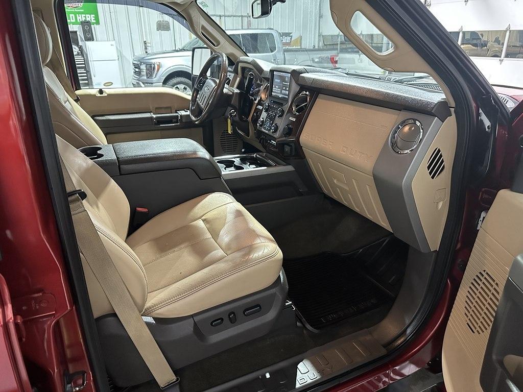 Ford Super Duty F-250 SRW 4WD Crew Cab 156" Lariat 2016