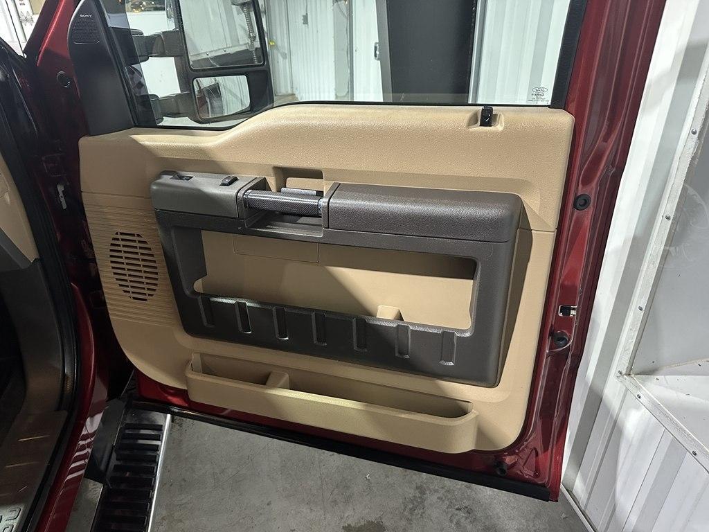 Ford Super Duty F-250 SRW 4WD Crew Cab 156" Lariat 2016