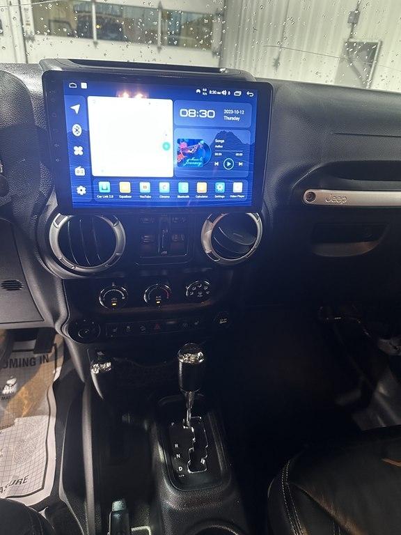 Jeep Wrangler Unlimited 4WD 4dr Sahara 2013