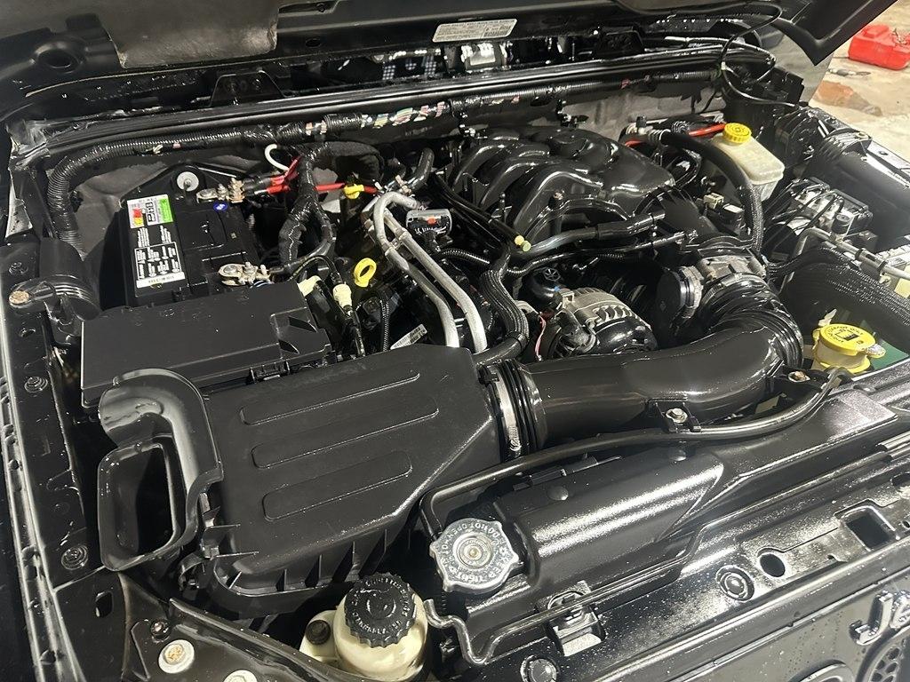 Jeep Wrangler Unlimited 4WD 4dr Sahara 2013
