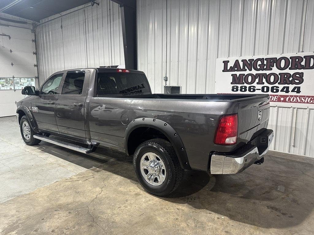 RAM 2500 Tradesman 4x2 Crew Cab 8' Box 2017