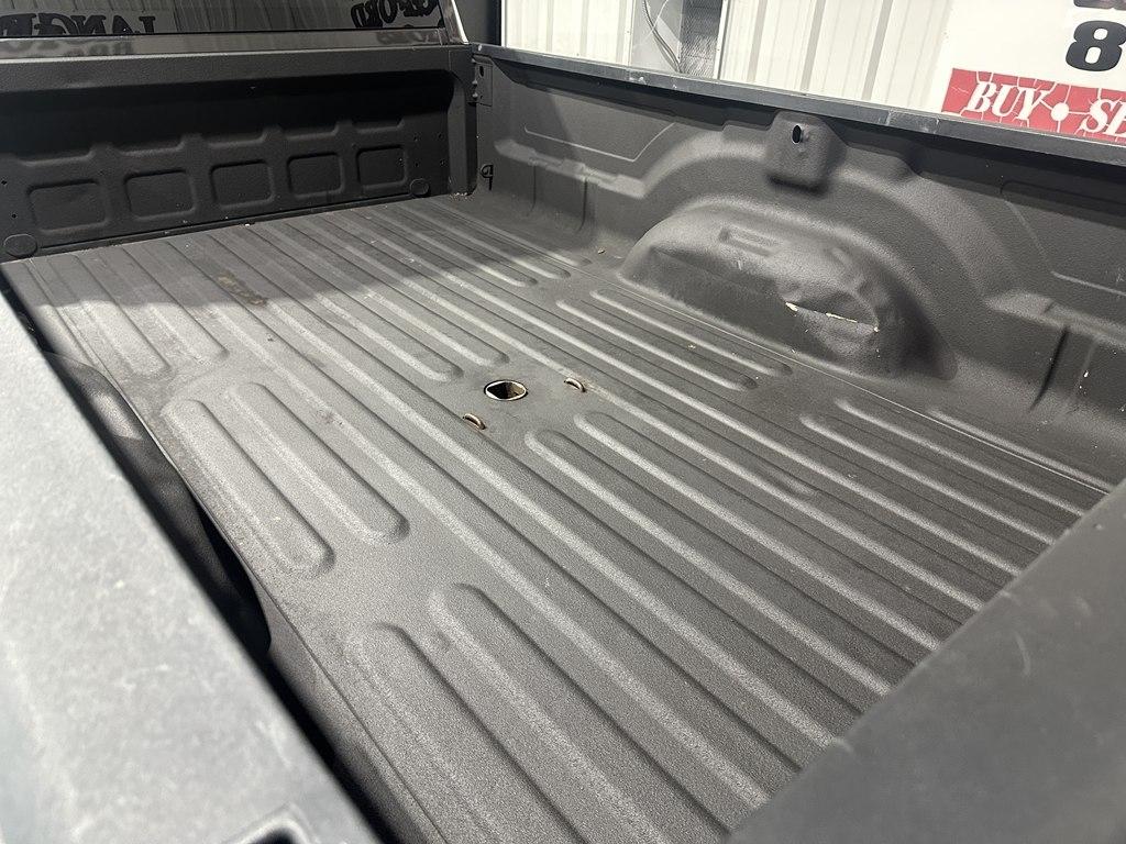 RAM 2500 Tradesman 4x2 Crew Cab 8' Box 2017
