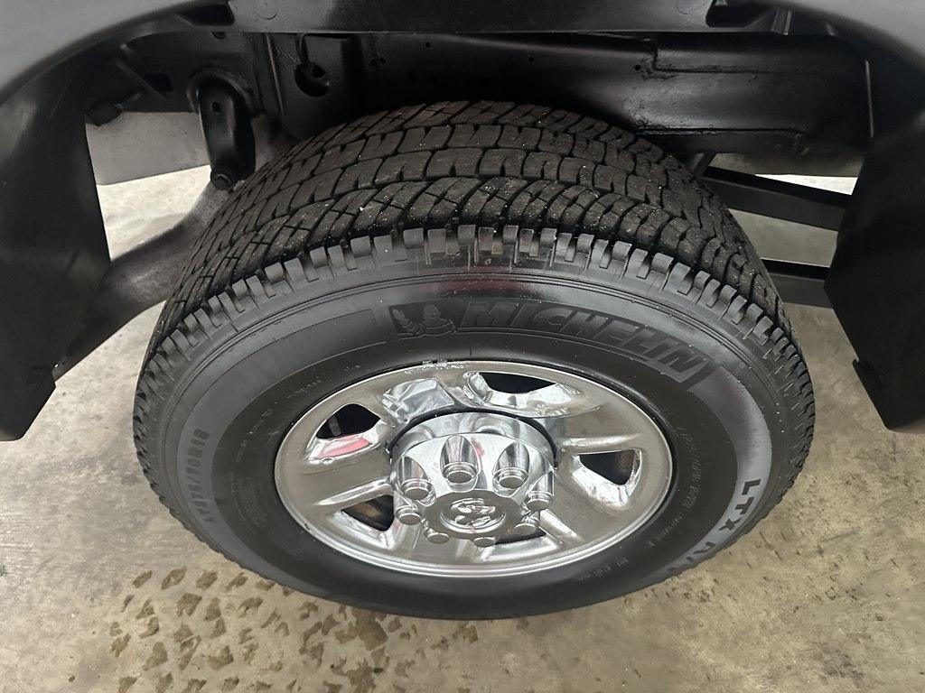 RAM 2500 Tradesman 4x2 Crew Cab 8' Box 2017