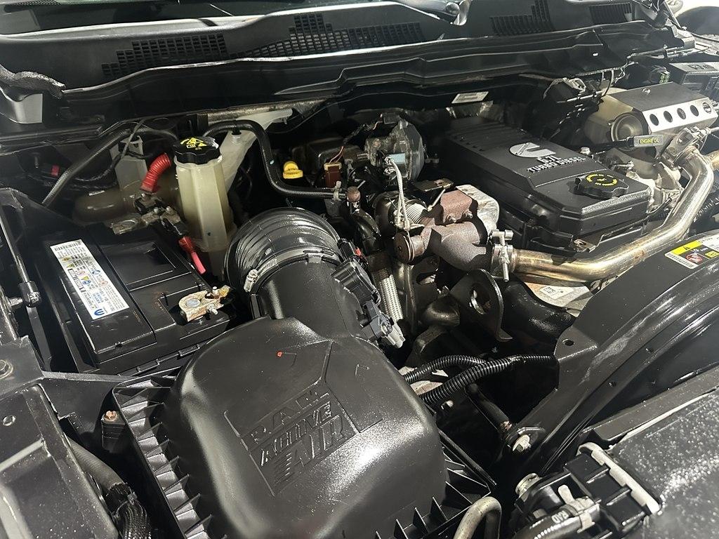 RAM 2500 Tradesman 4x2 Crew Cab 8' Box 2017