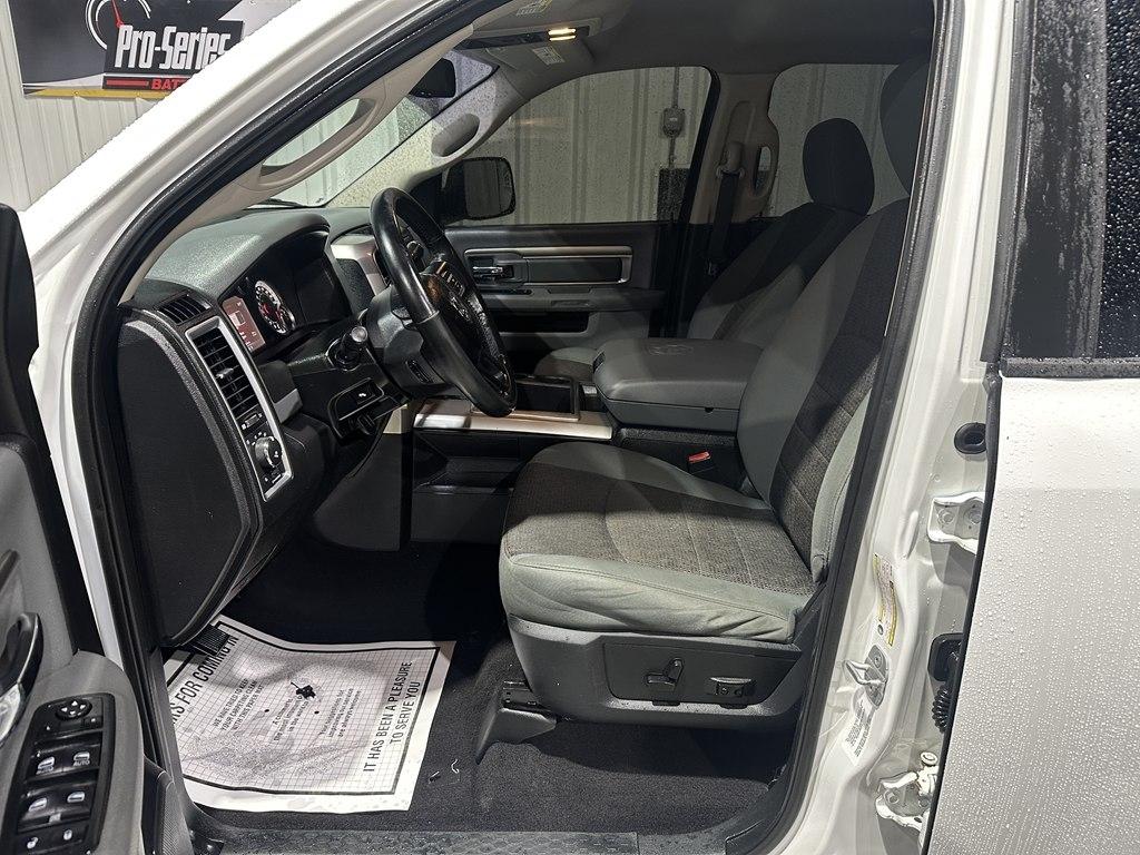 RAM 3500 4WD Mega Cab 160.5" Big Horn 2014