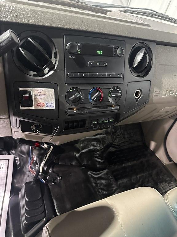 Ford Super Duty F-350 SRW 4WD Crew Cab 156" XL 2008