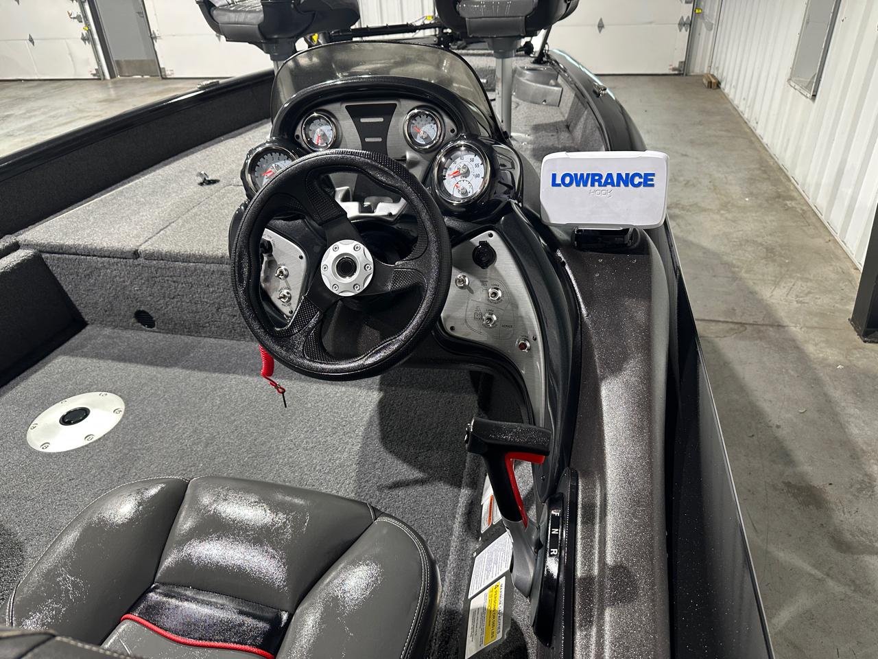 Tracker Pro Team 175  2024