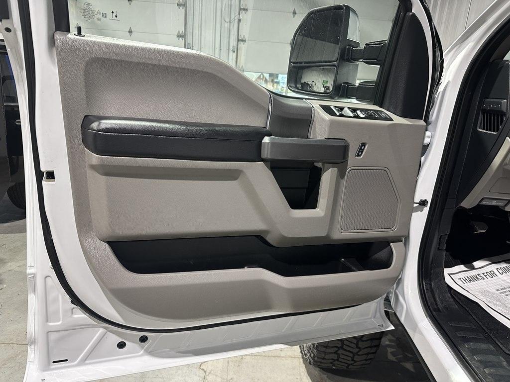 Ford Super Duty F-250 SRW XLT 4WD Crew Cab 6.75' Box 2022