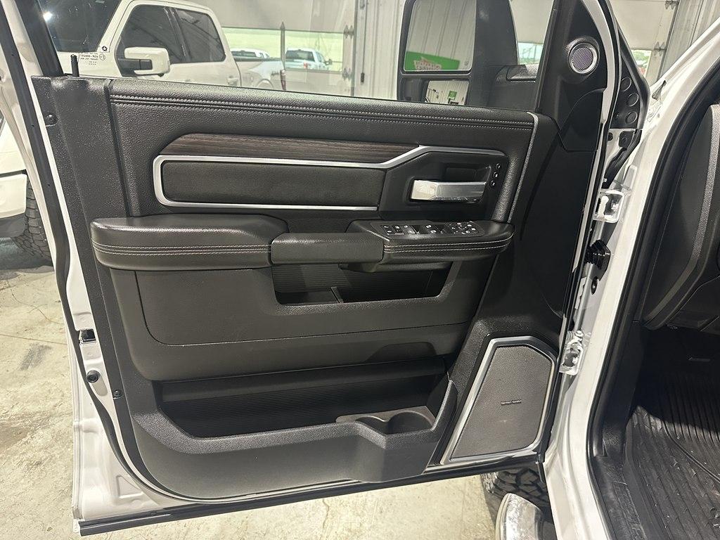 RAM 2500 Laramie 4x4 Crew Cab 6'4" Box 2025