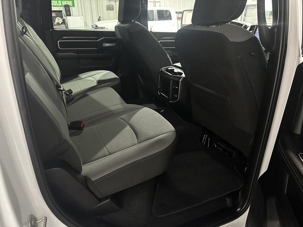RAM 2500 Big Horn 4x4 Crew Cab 6'4" Box 2024