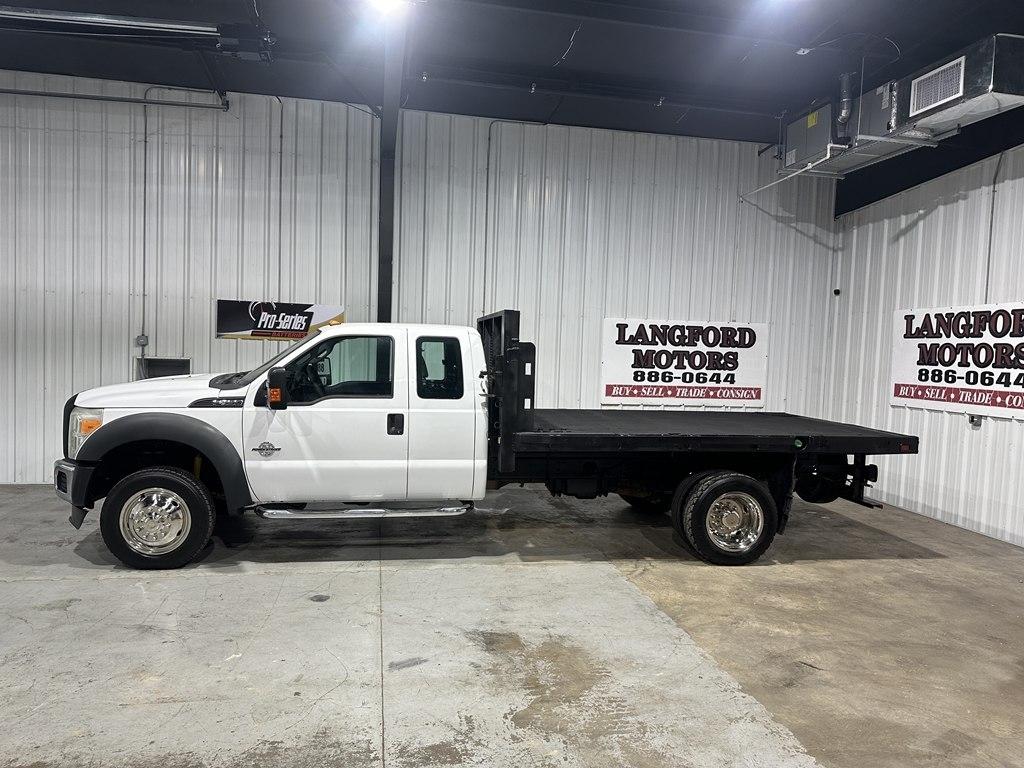 2012 Ford Super Duty F-550 DRW 4WD SuperCab 186" WB 84" CA XL