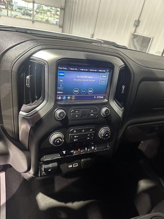 Chevrolet Silverado 3500HD 4WD Crew Cab 167.7" LT 2023