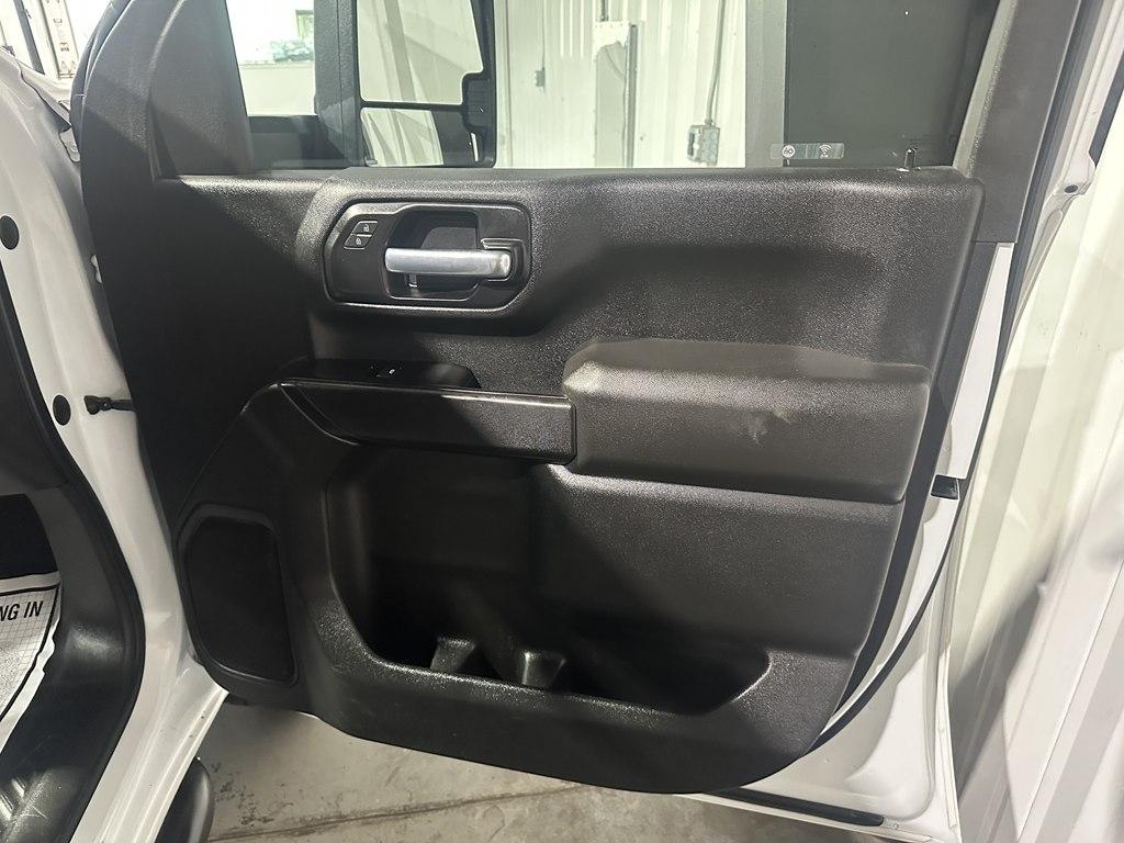 GMC Sierra 3500HD CC 4WD Crew Cab 177" WB, 60" CA 2021