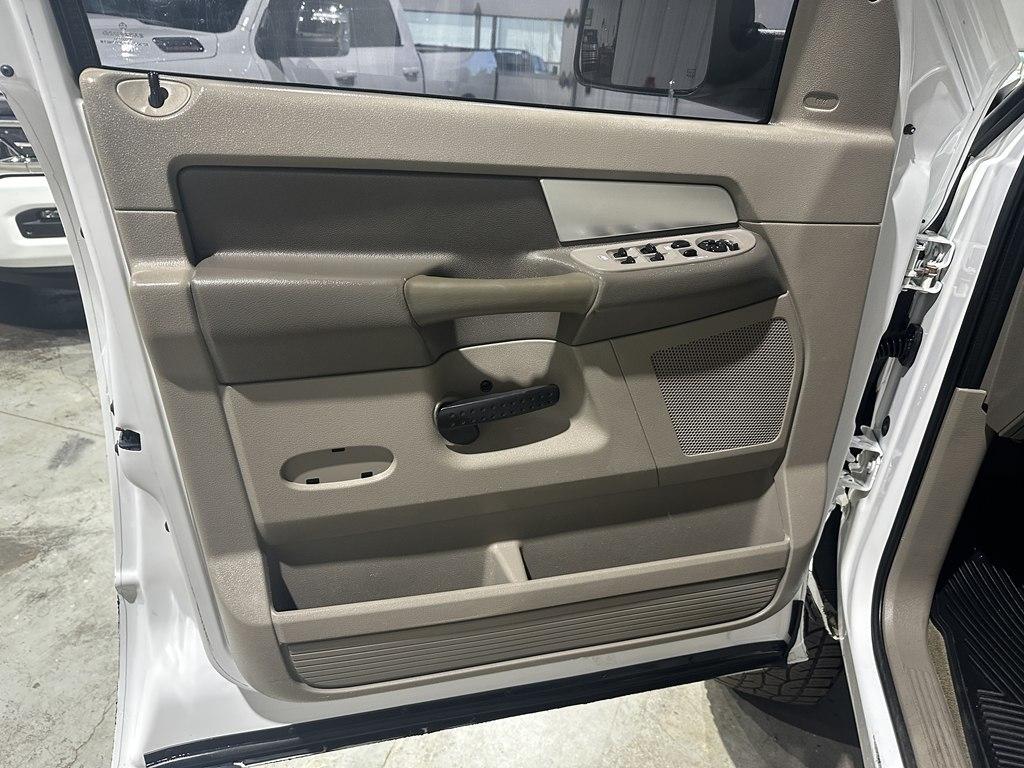 Dodge Ram 2500 4WD Quad Cab 140.5" SLT 2007