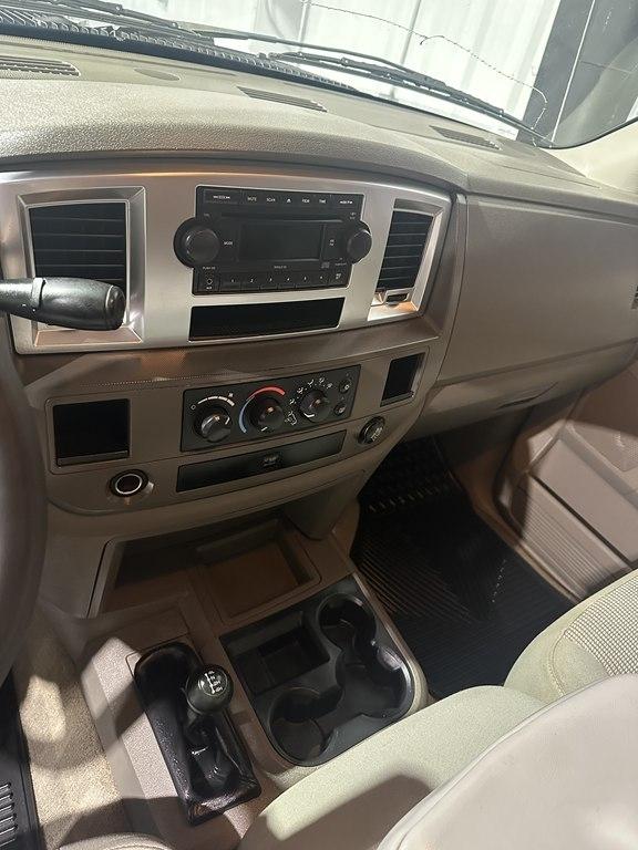 Dodge Ram 2500 4WD Quad Cab 140.5" SLT 2007