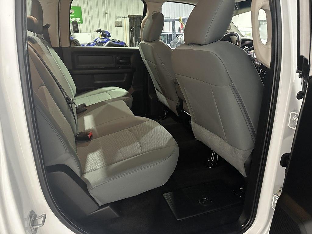 RAM 2500 Tradesman 4x4 Crew Cab 6'4" Box 2018