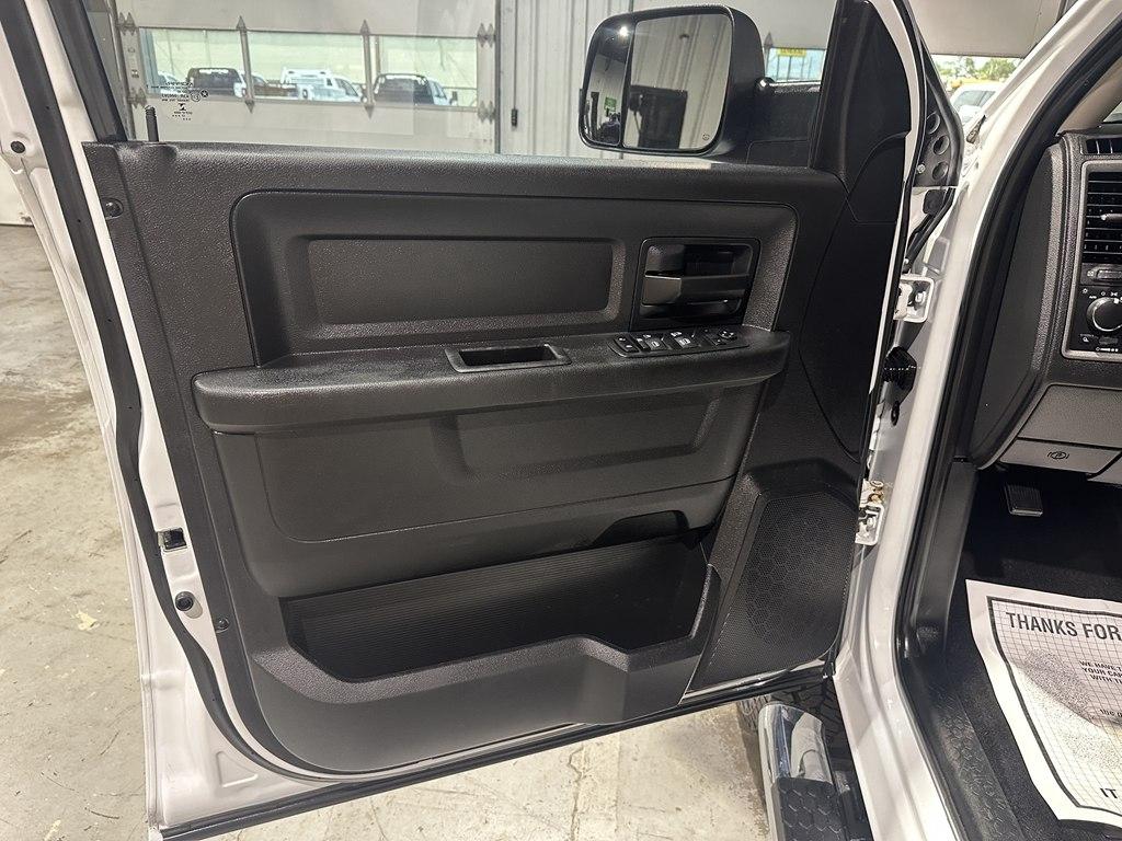 RAM 2500 Tradesman 4x4 Crew Cab 6'4" Box 2018