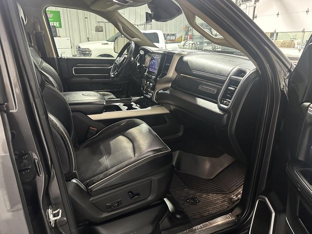 RAM 2500 Laramie 4x4 Crew Cab 6'4" Box 2019