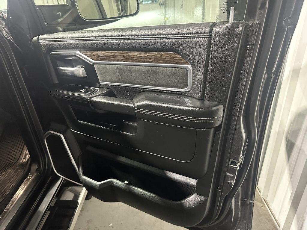 RAM 2500 Laramie 4x4 Crew Cab 6'4" Box 2019