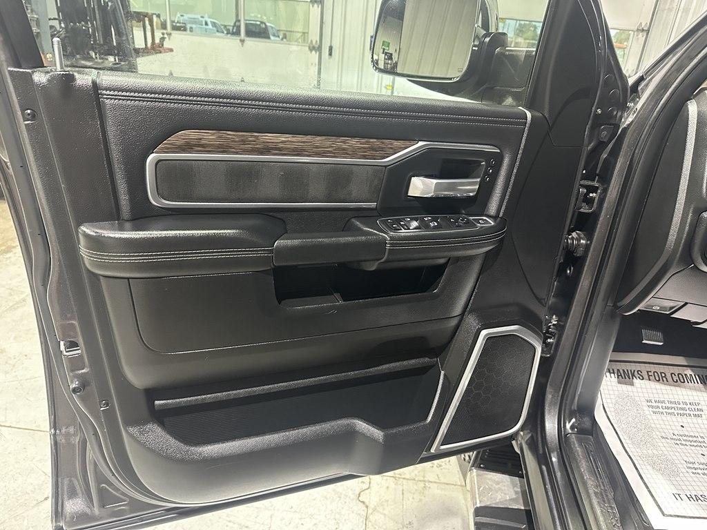 RAM 2500 Laramie 4x4 Crew Cab 6'4" Box 2019