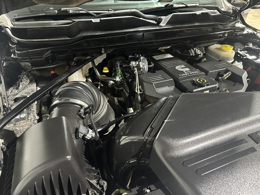 RAM 2500 Laramie 4x4 Crew Cab 6'4" Box 2019