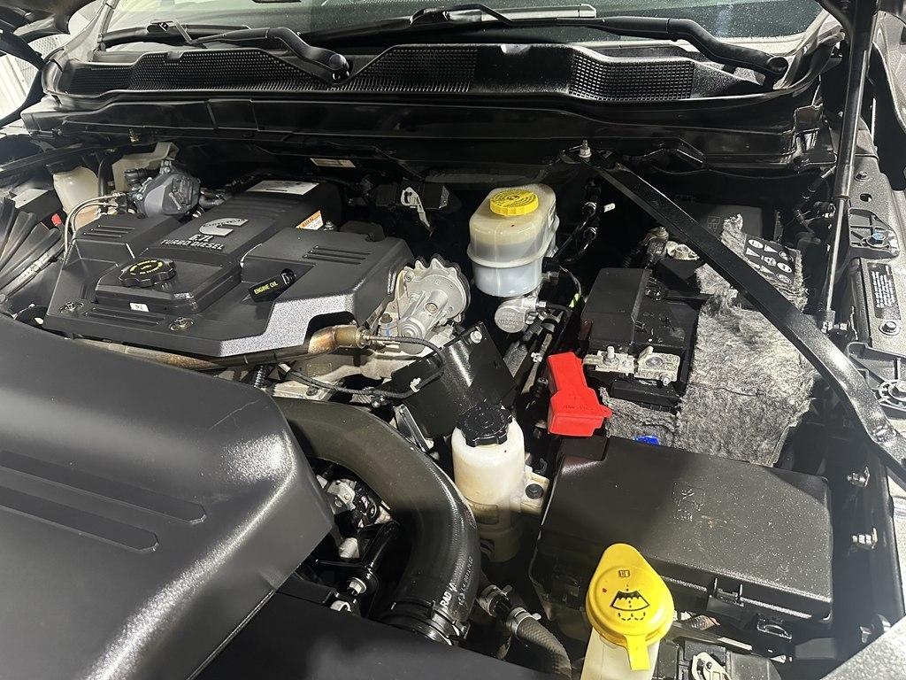 RAM 2500 Laramie 4x4 Crew Cab 6'4" Box 2019