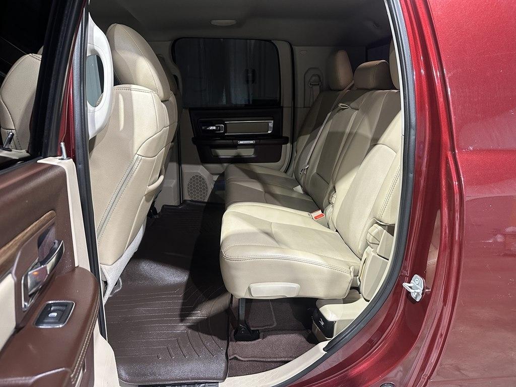 RAM 3500 4WD Mega Cab 160.5" Laramie 2016
