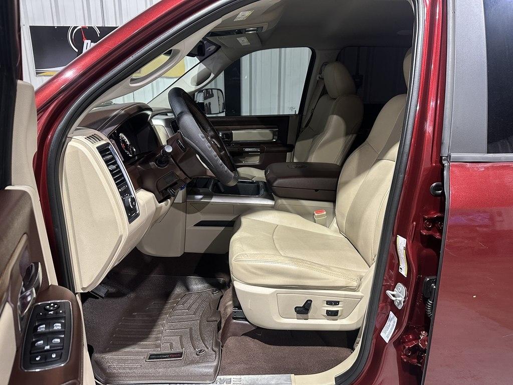 RAM 3500 4WD Mega Cab 160.5" Laramie 2016