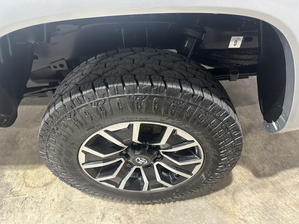 Toyota Tacoma 4WD TRD Sport Double Cab 5' Bed V6 AT (Natl) 2022