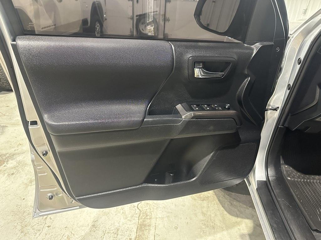 Toyota Tacoma 4WD TRD Sport Double Cab 5' Bed V6 AT (Natl) 2022