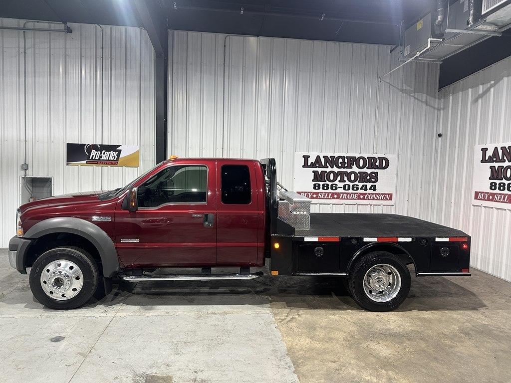 Ford Super Duty F-550 DRW Lariat 4WD SuperCab 168" WB 60" CA 2005