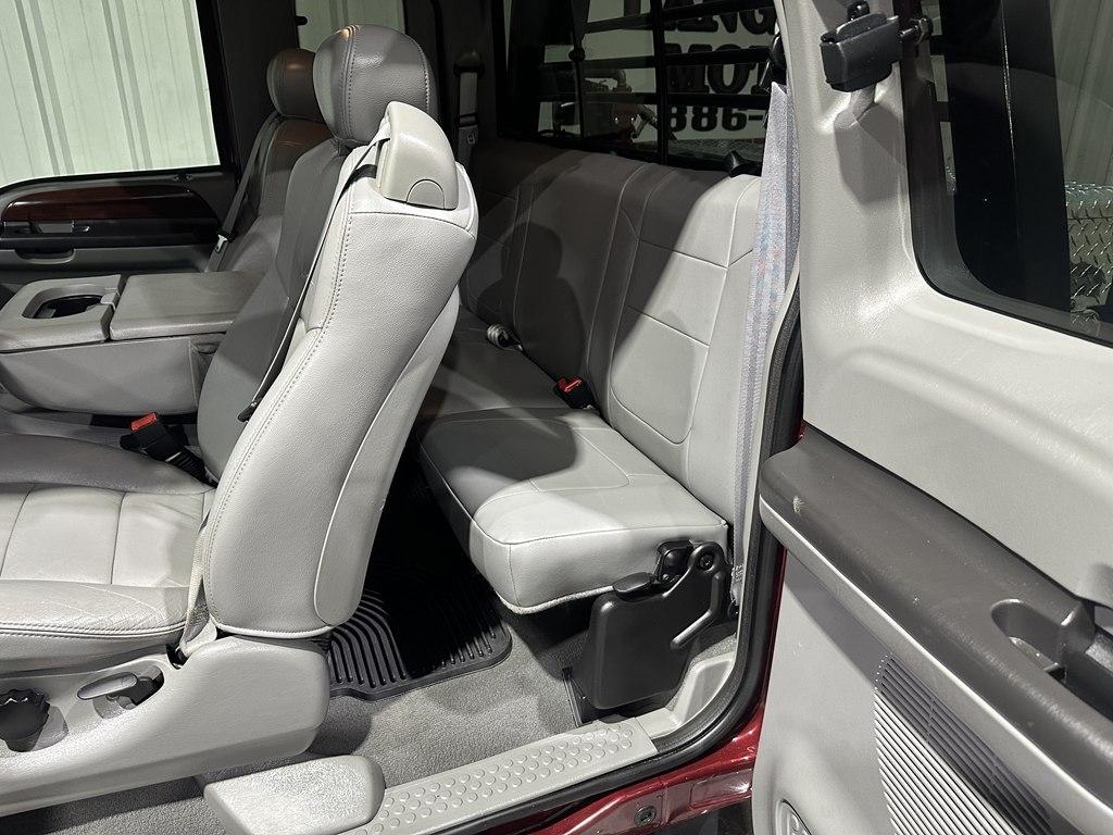 Ford Super Duty F-550 DRW Lariat 4WD SuperCab 168" WB 60" CA 2005