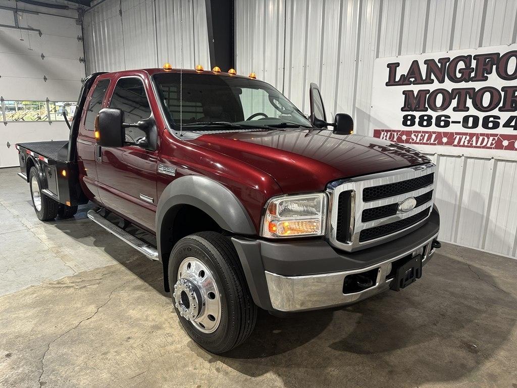Ford Super Duty F-550 DRW Lariat 4WD SuperCab 168" WB 60" CA 2005