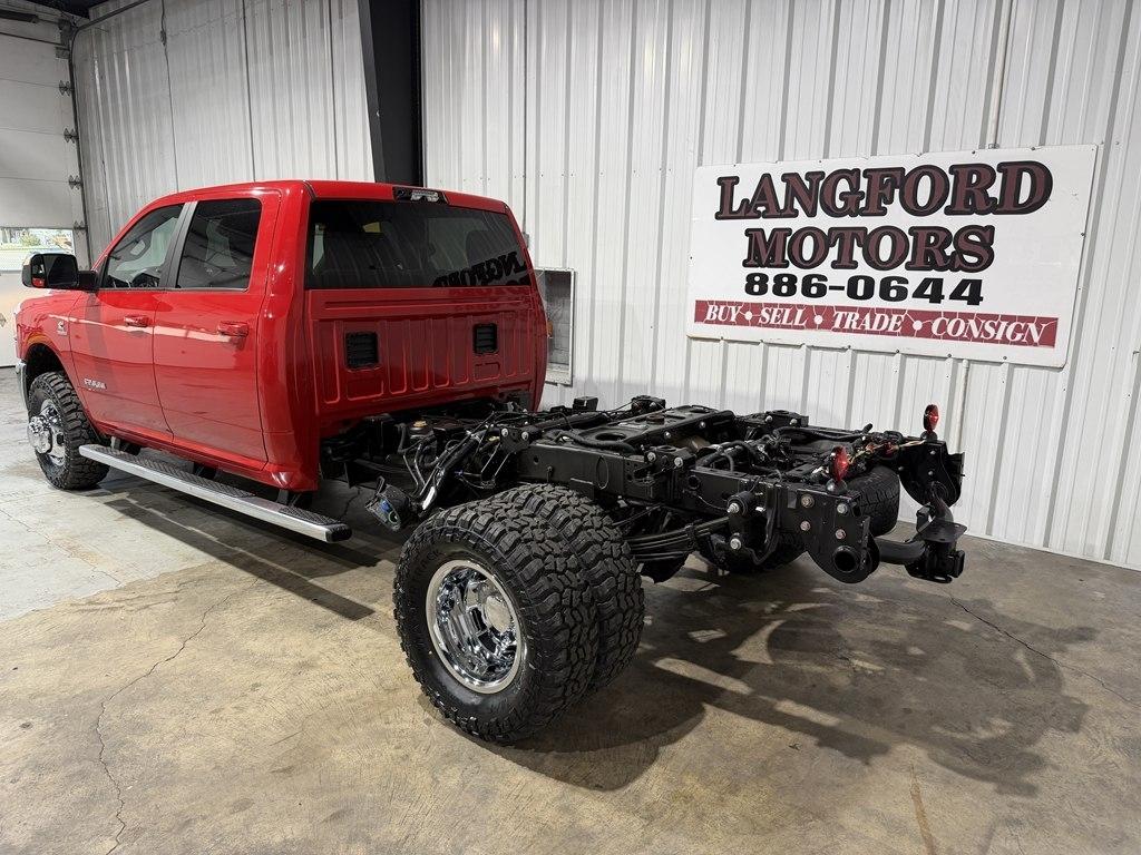 RAM 3500 Big Horn 4x4 Crew Cab 8' Box 2021