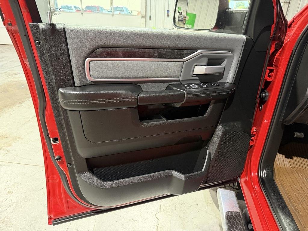 RAM 3500 Big Horn 4x4 Crew Cab 8' Box 2021