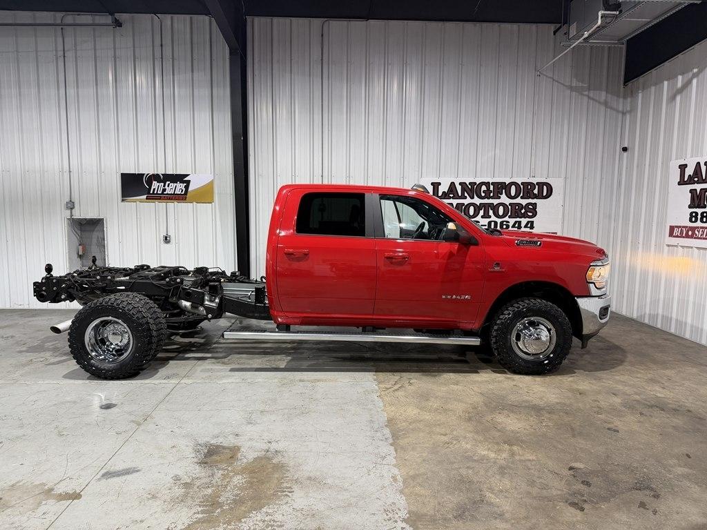 RAM 3500 Big Horn 4x4 Crew Cab 8' Box 2021