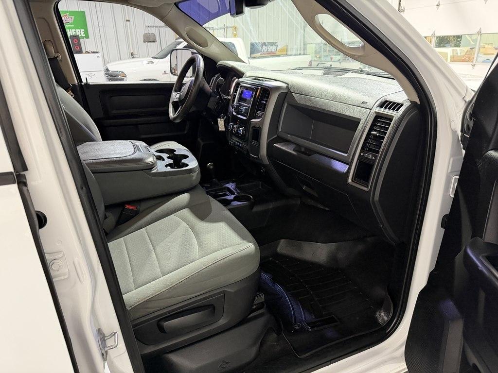 RAM 3500 Tradesman 4x4 Crew Cab 8' Box 2018