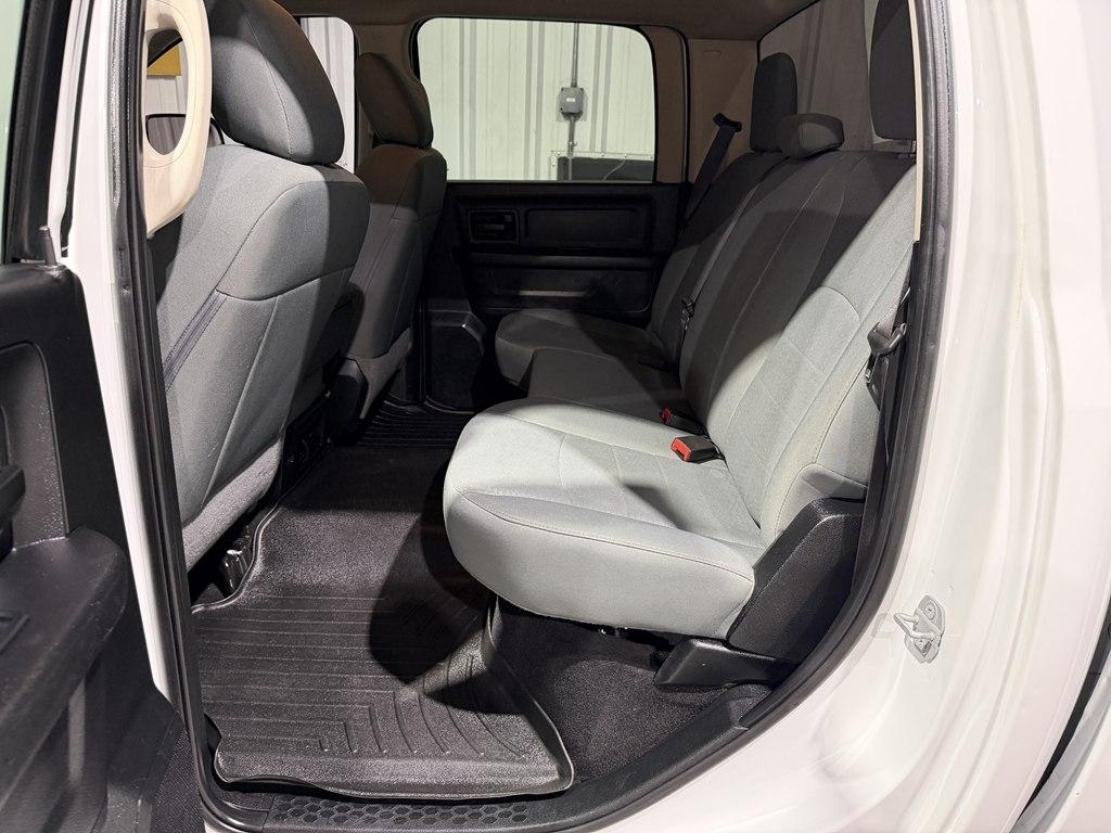 RAM 3500 Tradesman 4x4 Crew Cab 8' Box 2018