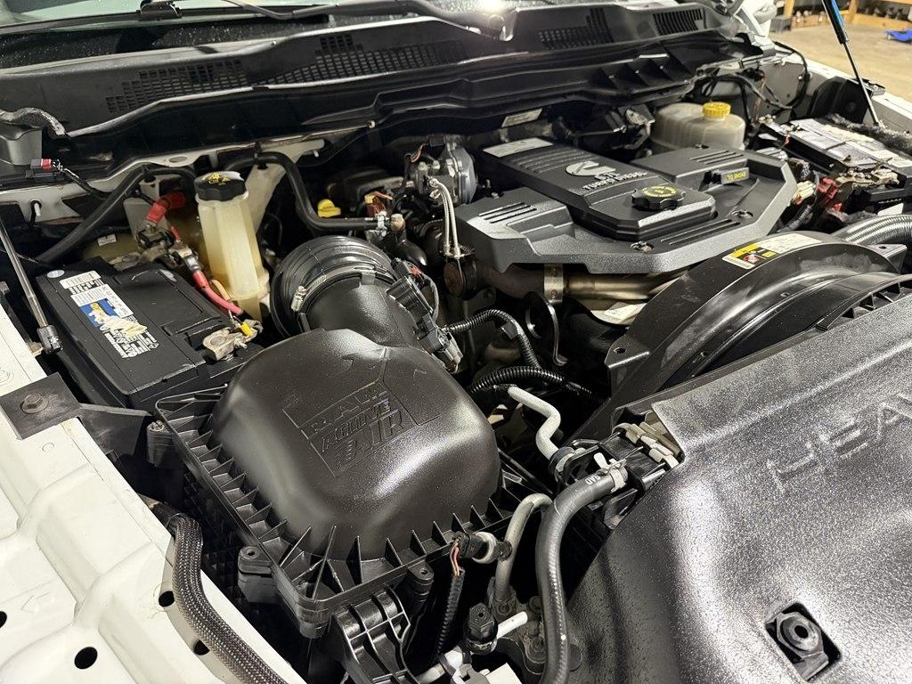 RAM 3500 Tradesman 4x4 Crew Cab 8' Box 2018