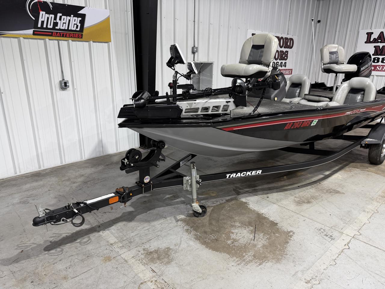 Tracker Pro Team 175  2018