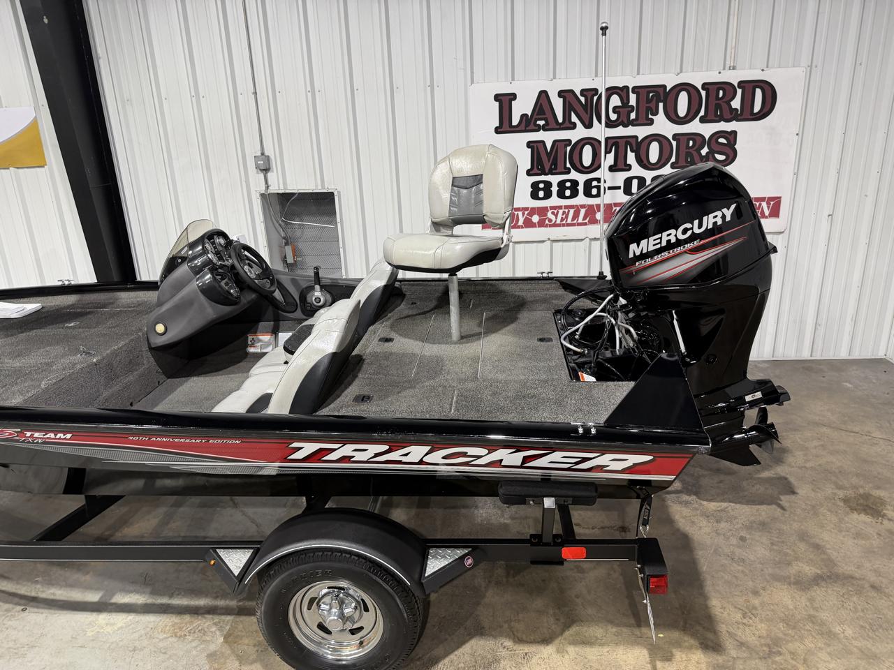 Tracker Pro Team 175  2018