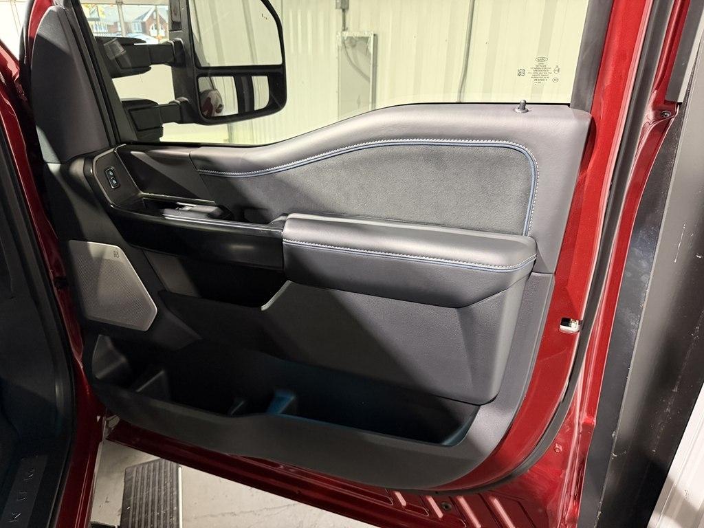 2026 Ford F-250 Super Duty Platinum - Photo 11