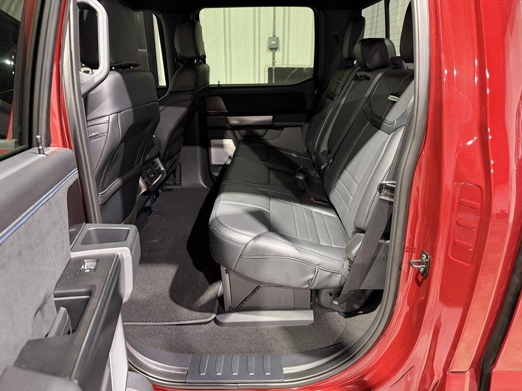 2026 Ford F-250 Super Duty Platinum - Photo 12