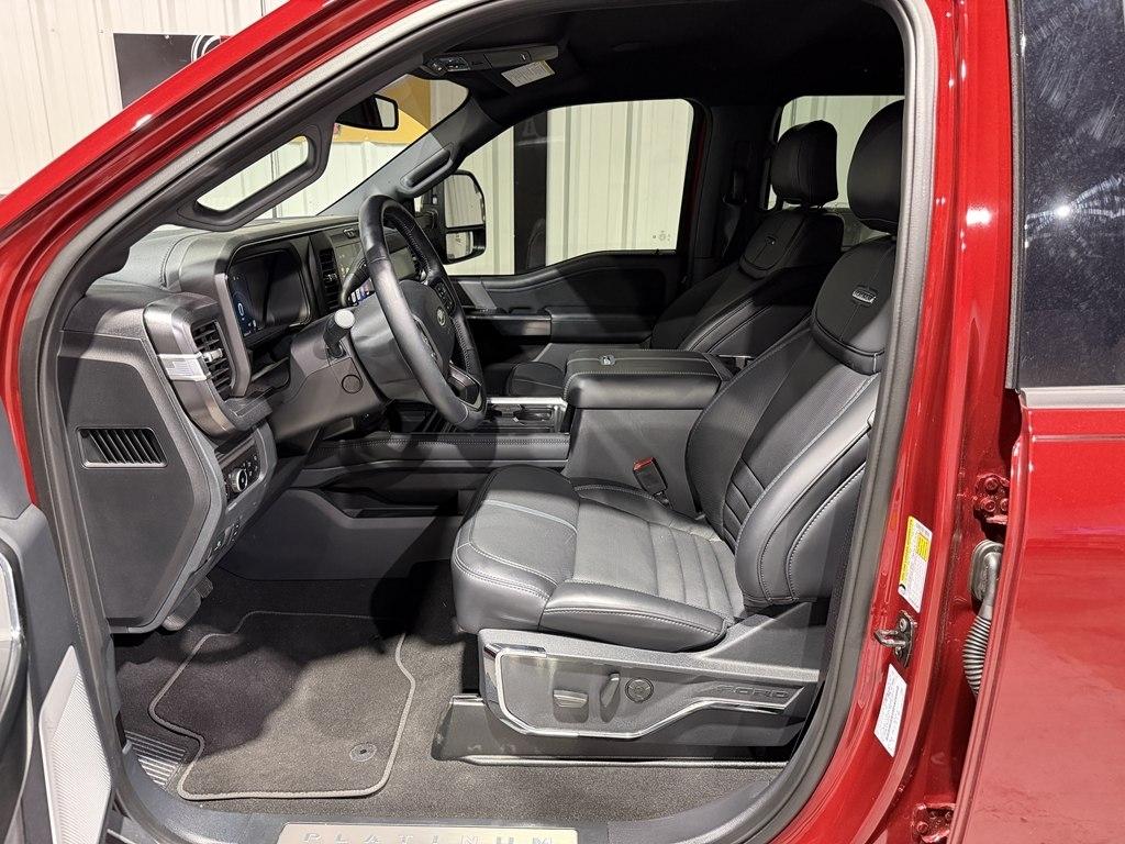 2026 Ford F-250 Super Duty Platinum - Photo 13
