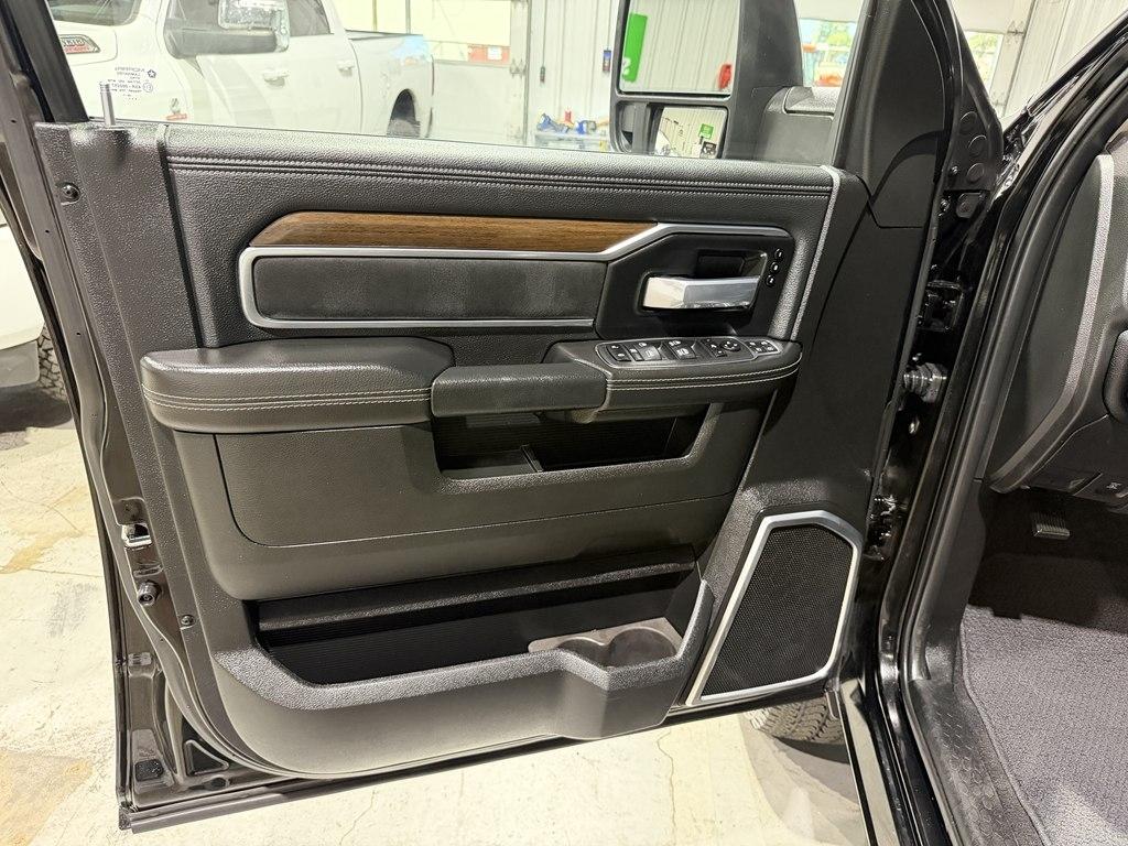 RAM 2500 Laramie 4x4 Crew Cab 6'4" Box 2024
