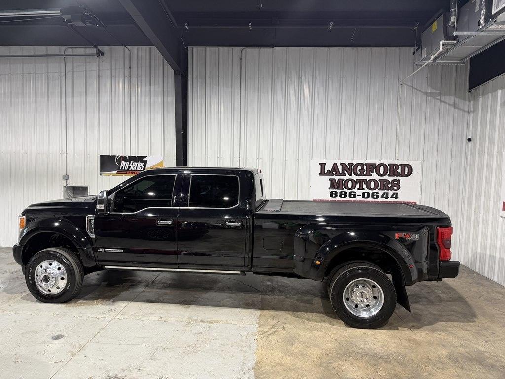 2018 Ford Super Duty F-450 DRW Platinum 4WD Crew Cab 8' Box