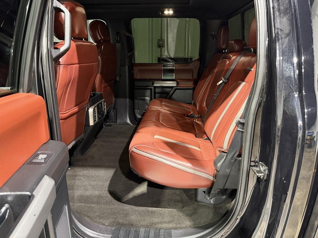 Ford Super Duty F-450 DRW Platinum 4WD Crew Cab 8' Box 2018