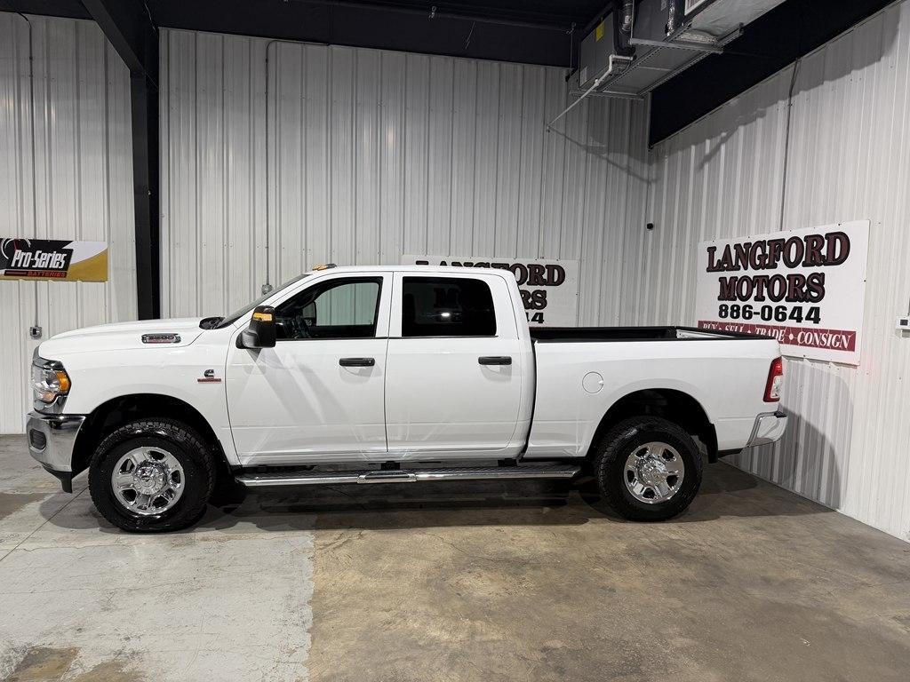 2024 RAM 3500 Tradesman 4x4 Crew Cab 6'4" Box