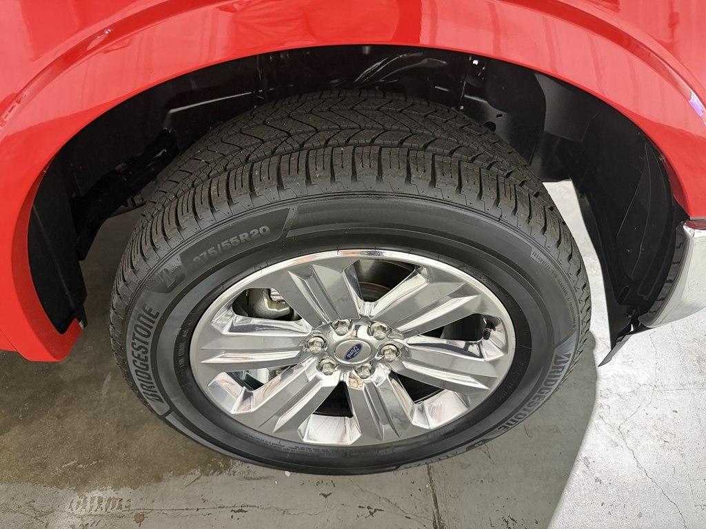 Ford F-150 photo 8